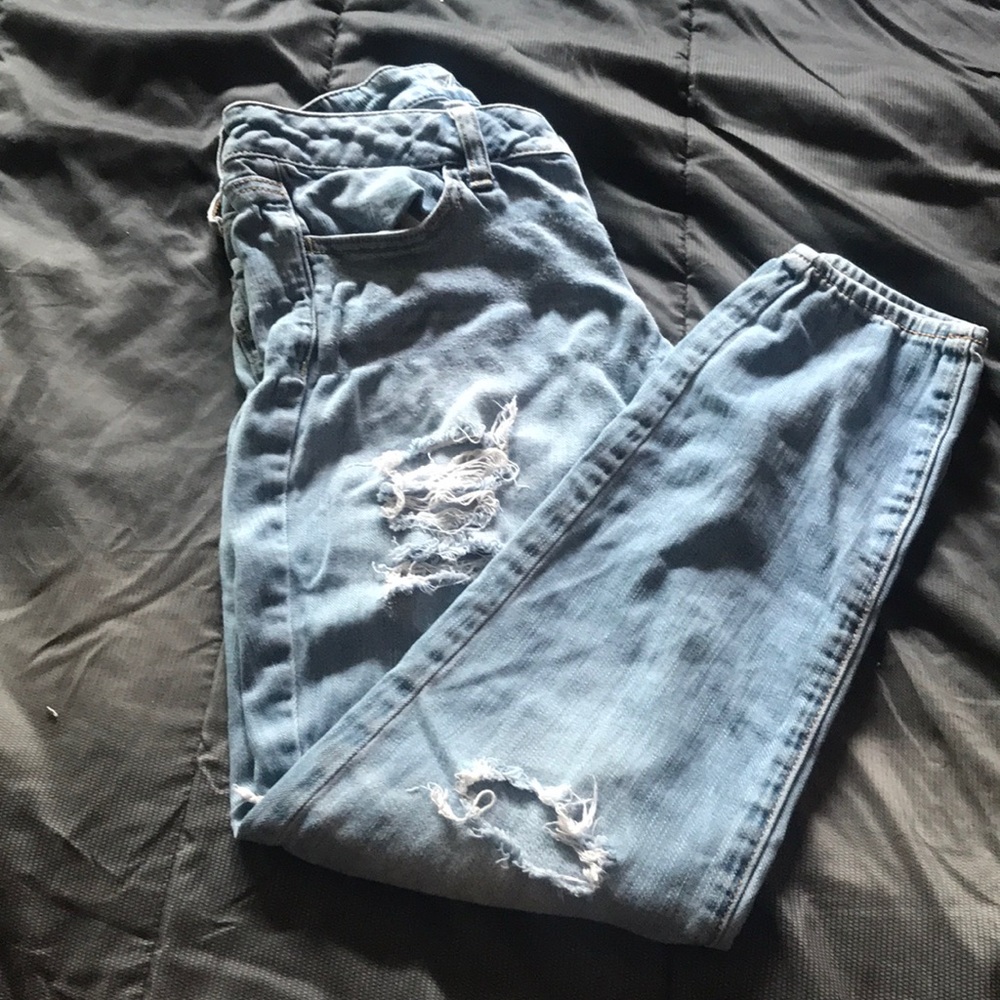 Ripped skinny jeans